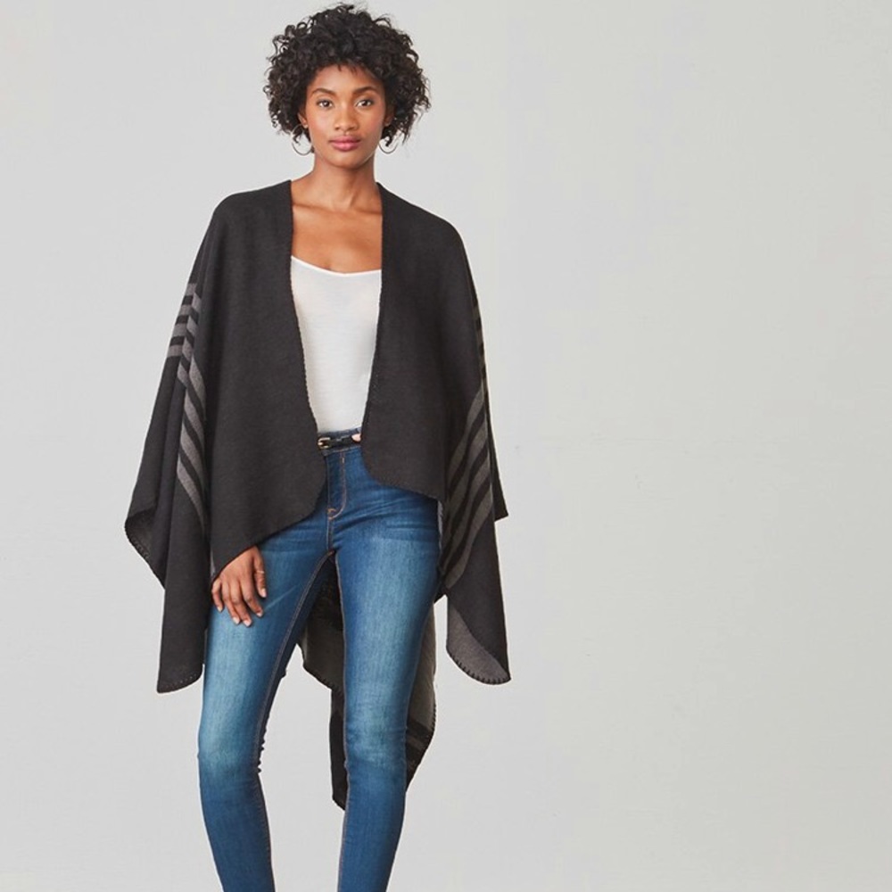 BB DAKOTA X FABFITFUN PONCHO